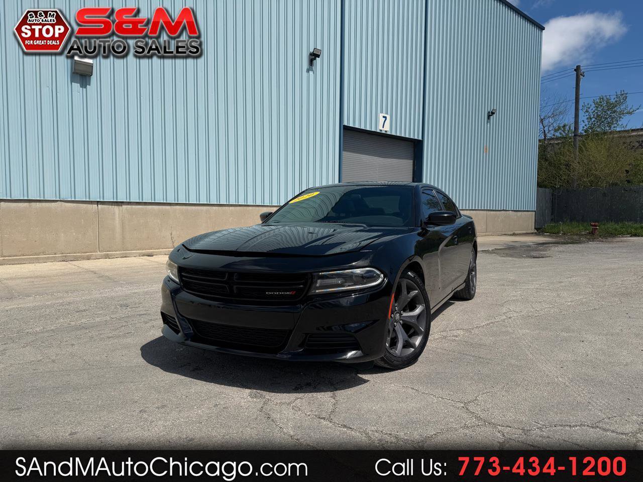 Used 2020 Dodge Charger SXT w/ Blacktop Package RWD image 1