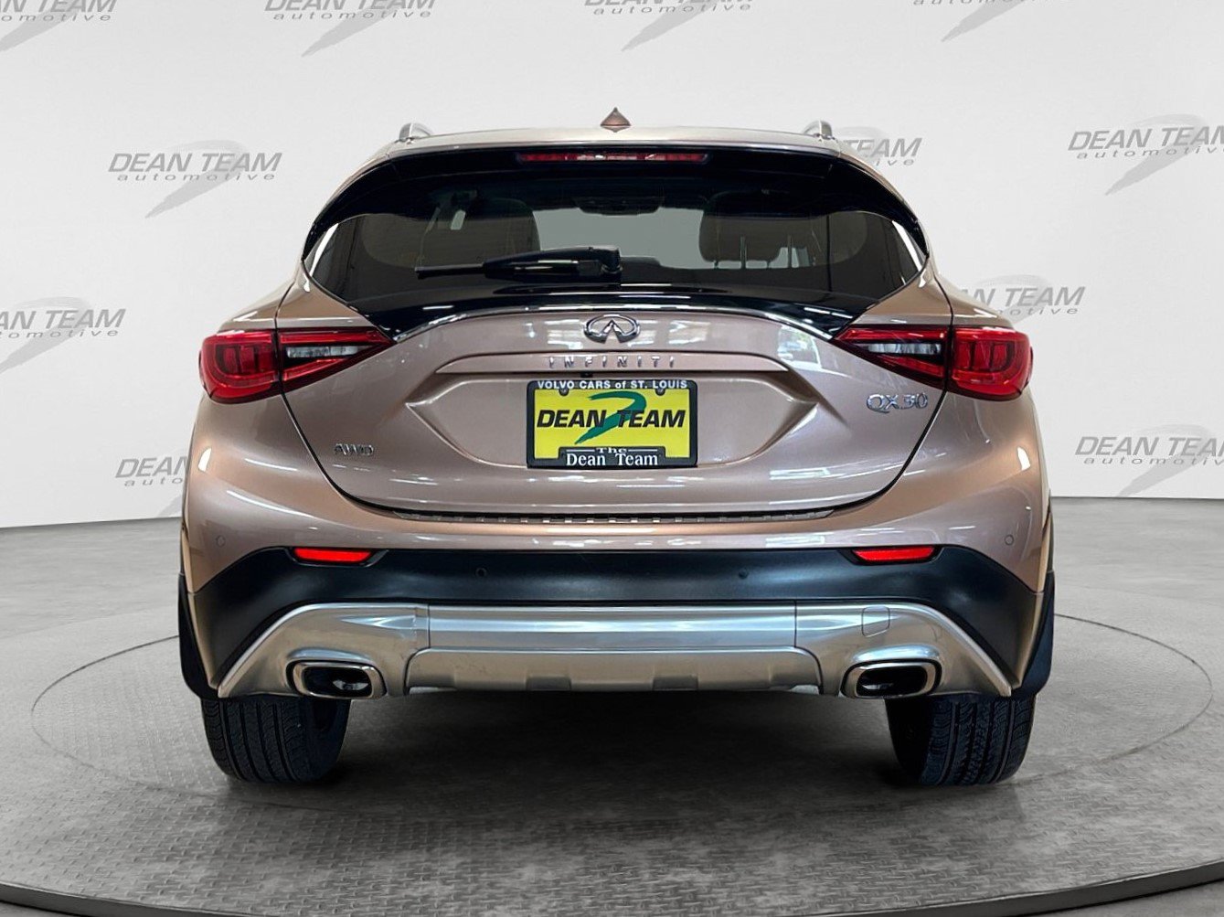 Used 2017 INFINITI QX30 Premium w/ Navigation Package AWD/4WD image 8