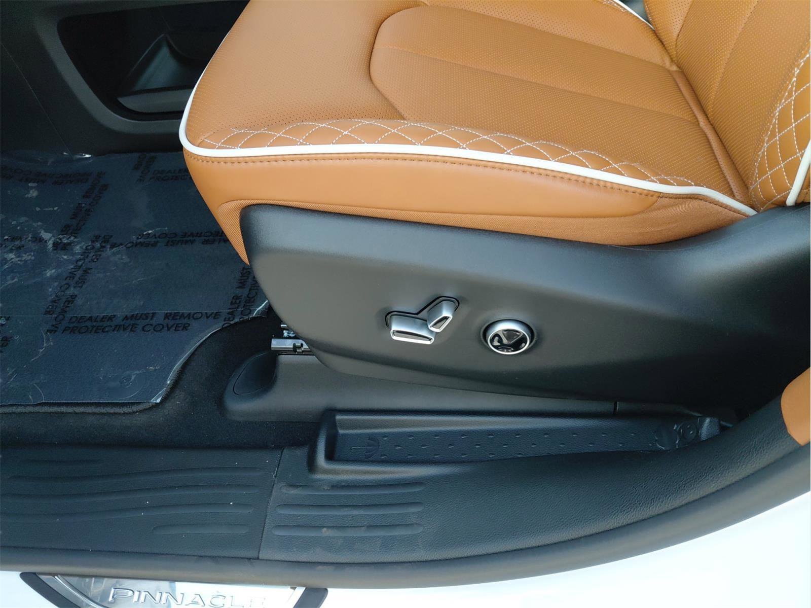 New 2026 Chrysler Pacifica Pinnacle image 30