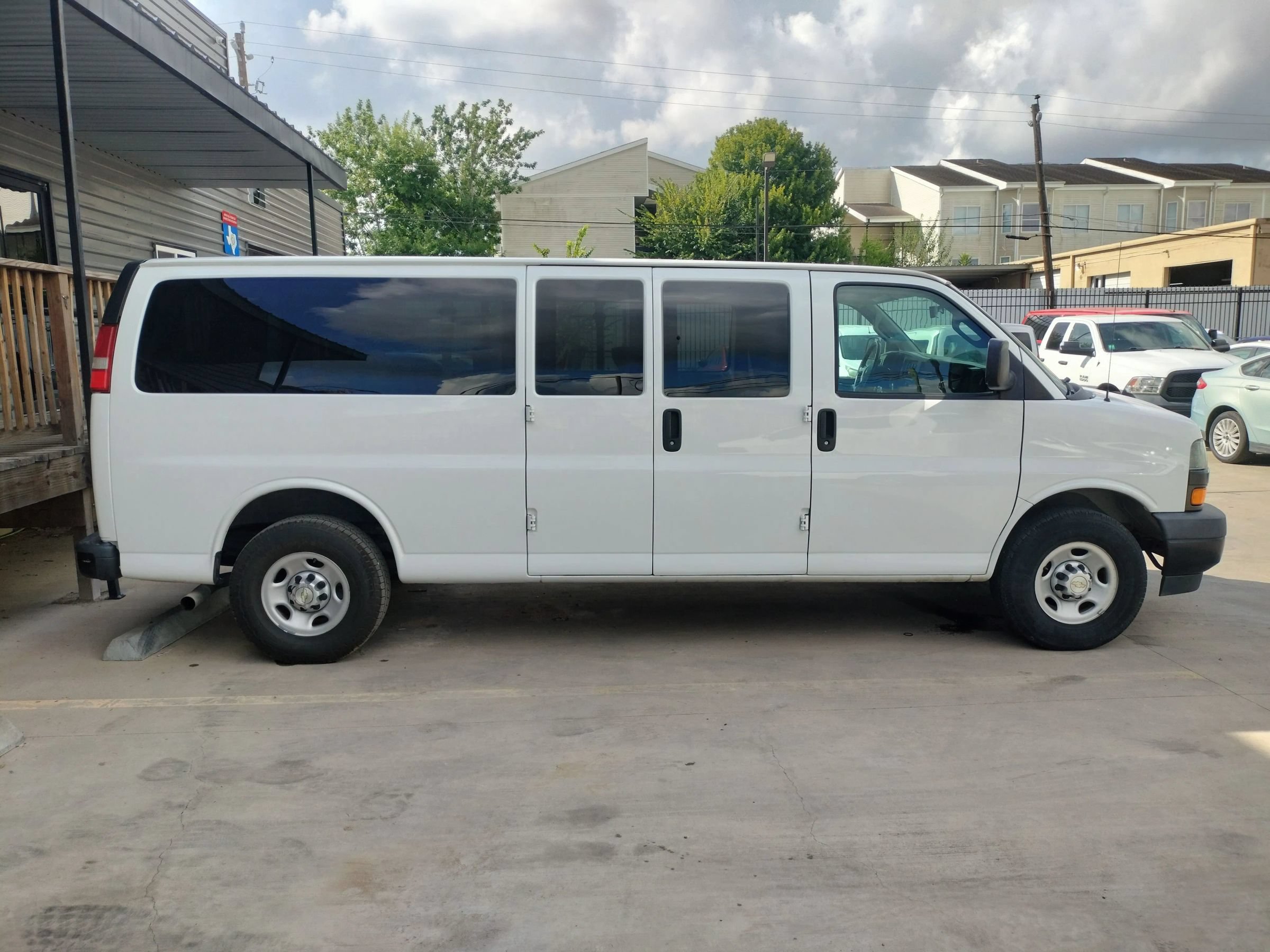 Used 2019 Chevrolet Express 2500 LS w/ Driver Convenience Package RWD image 11