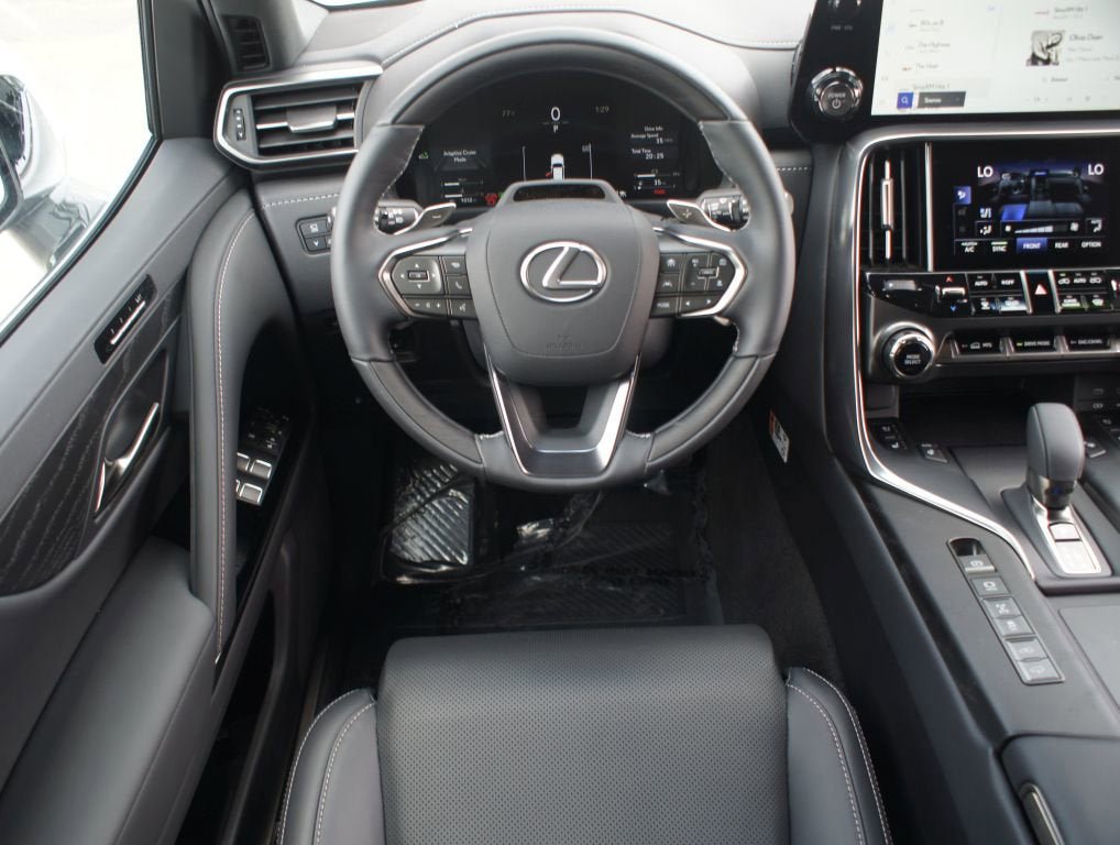 Used 2026 Lexus LX 700h Luxury AWD/4WD image 5