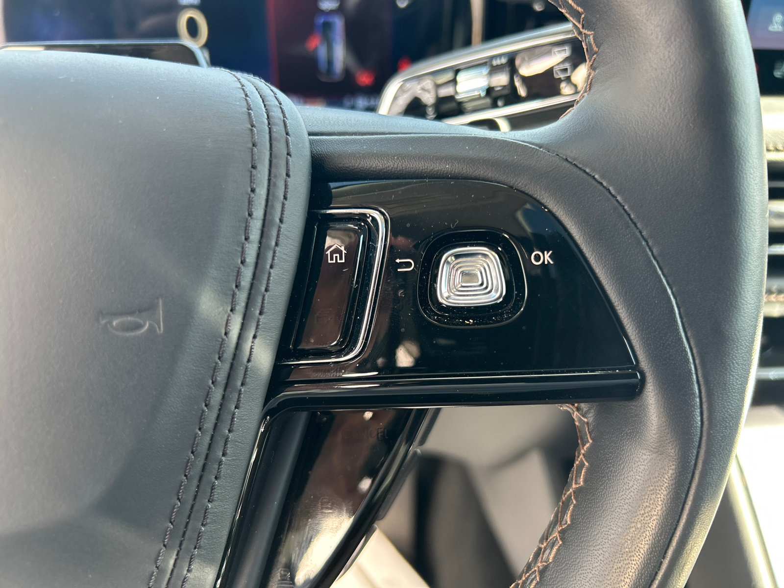 New 2026 Lincoln Aviator AWD image 17