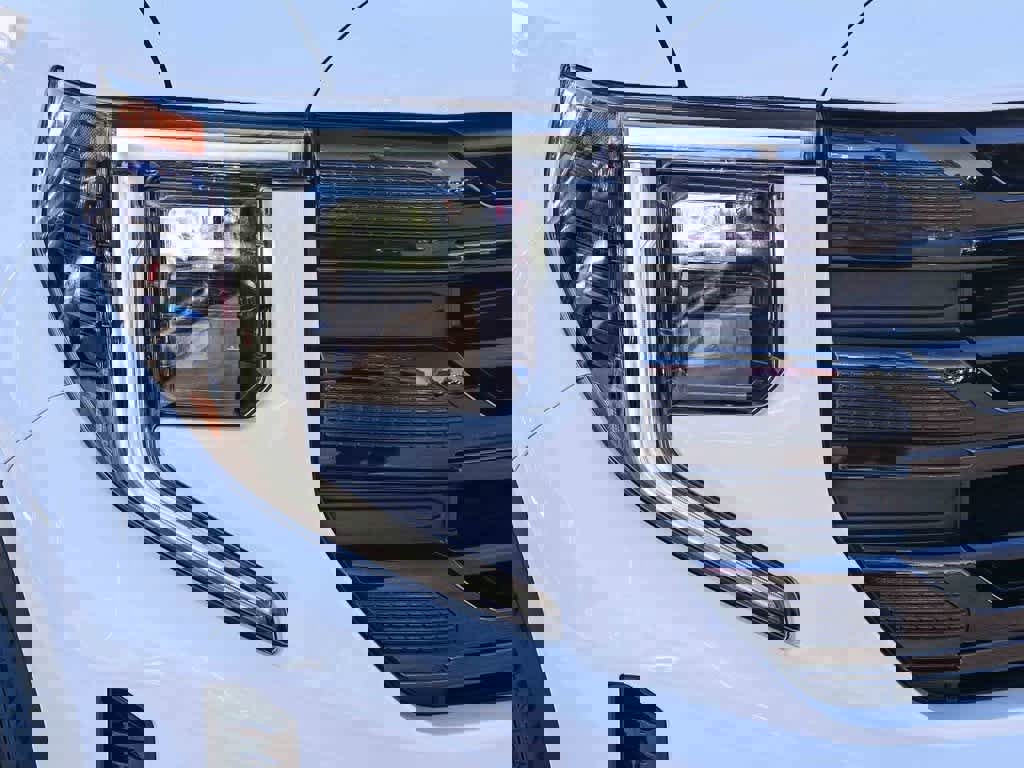 Used 2022 GMC Sierra 1500 Elevation image 13