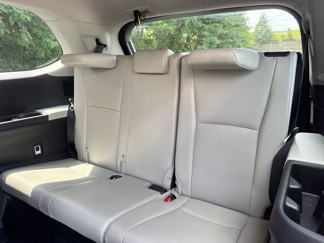 Used 2024 Toyota Grand Highlander FWD image 12