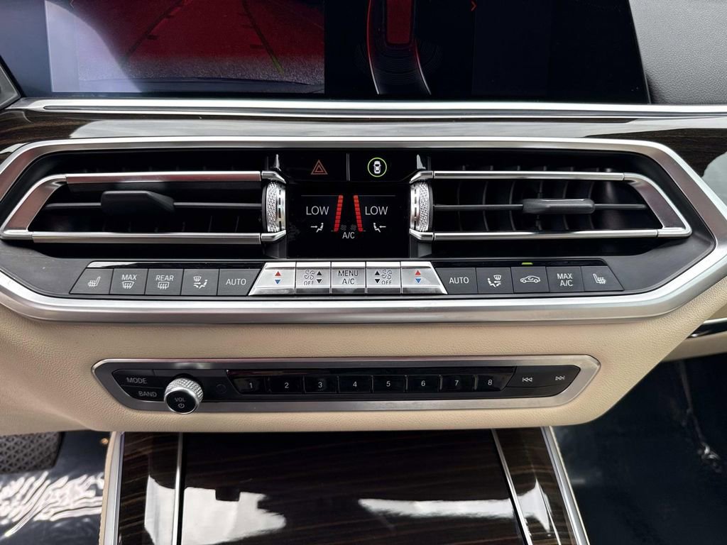 Used 2020 BMW X5 xDrive40i w/ Premium Package image 32