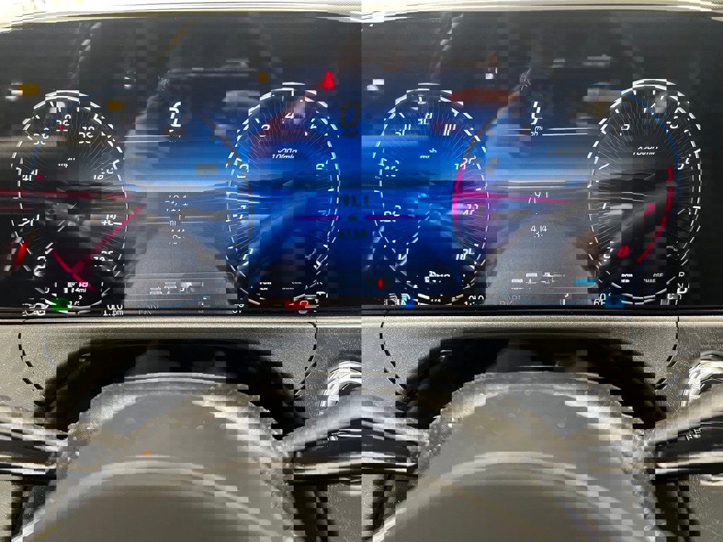 Used 2025 Mercedes-Benz E 350 4MATIC Sedan image 32