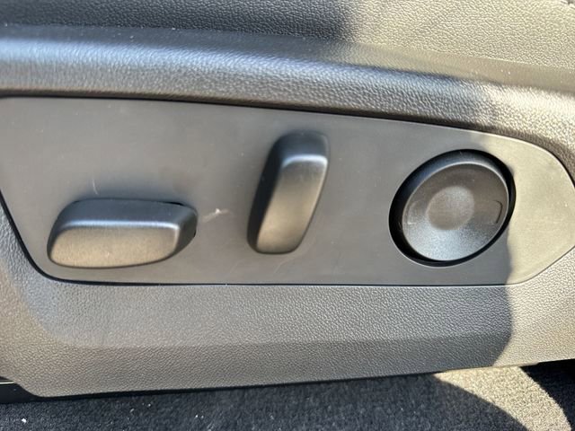 New 2026 GMC Canyon Elevation w/ Convenience Package image 12