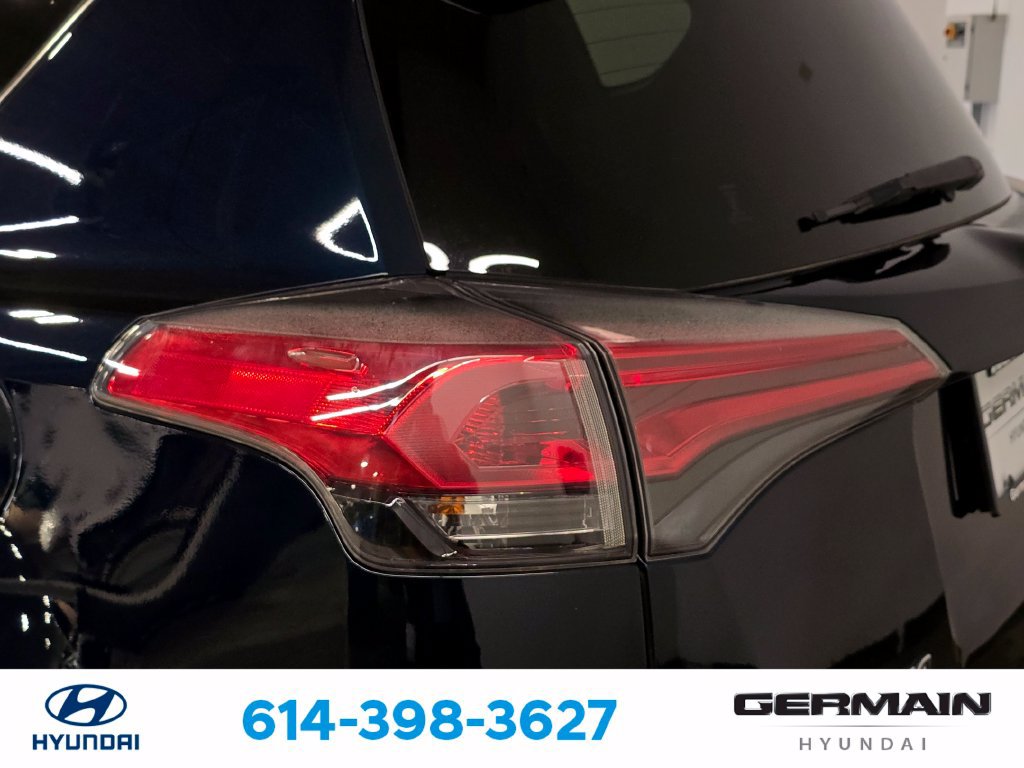 Used 2018 Toyota RAV4 XLE w/ Convenience Package AWD/4WD image 16