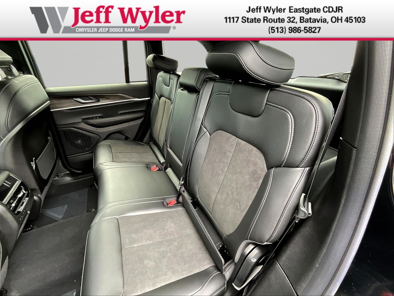 New 2026 Jeep Grand Cherokee Altitude AWD/4WD image 18