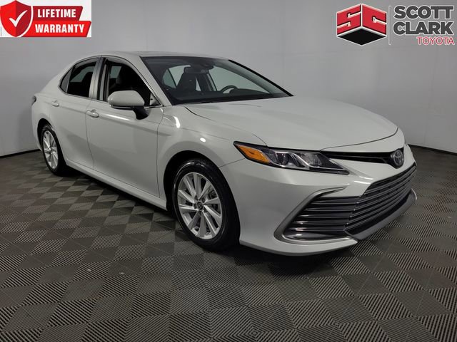 Used 2024 Toyota Camry LE w/ Convenience Package FWD image 1