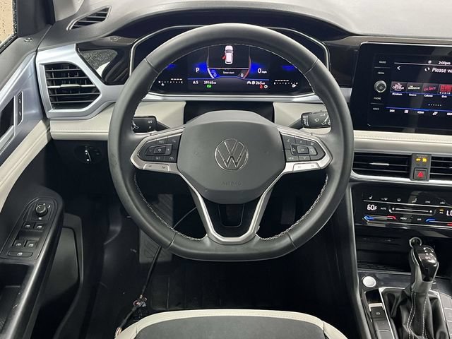 Used 2025 Volkswagen Taos SE FWD image 19