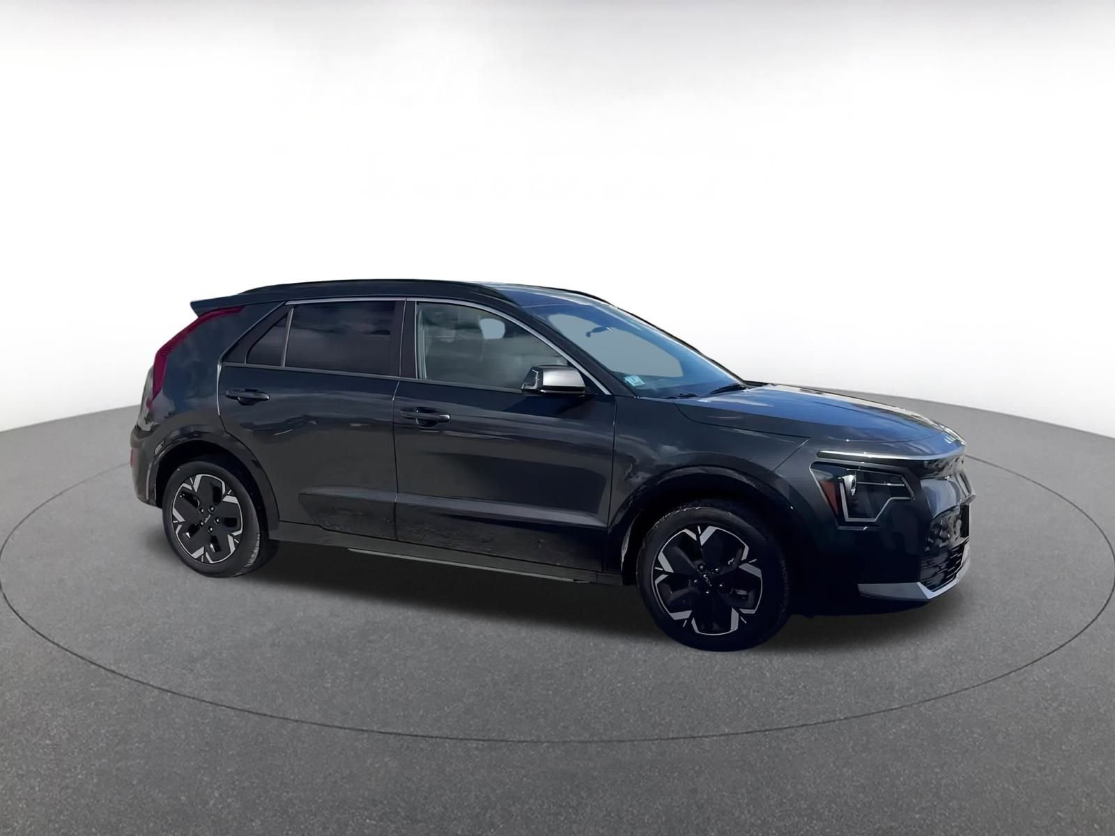 Used 2023 Kia Niro Wind w/ Wind Preserve Package video 2