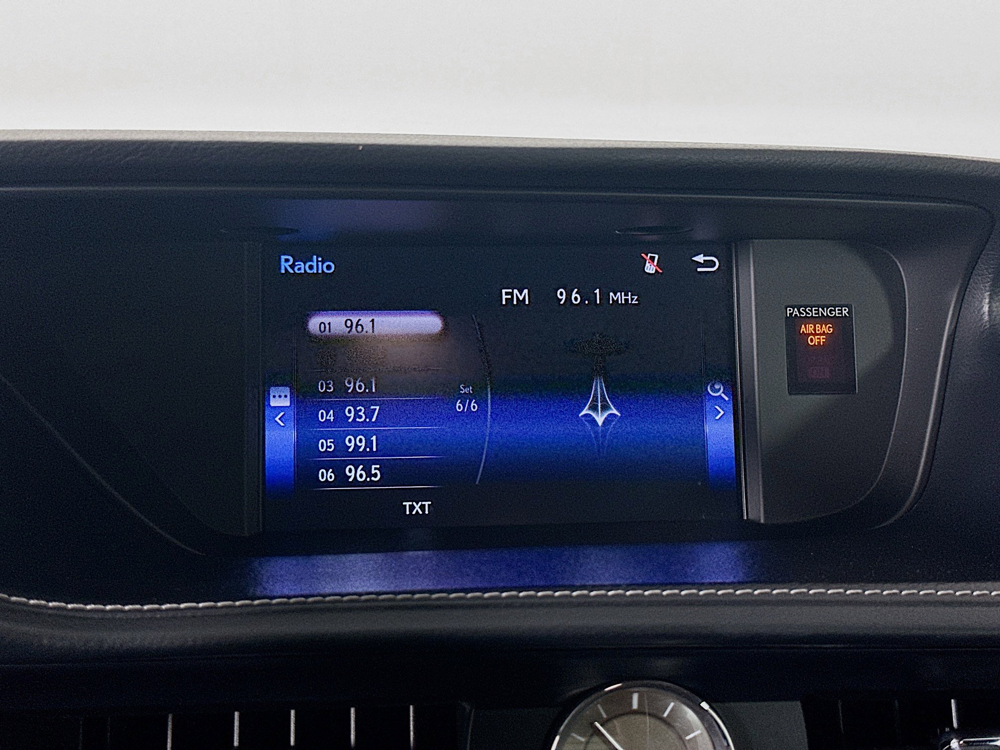 Used 2016 Lexus ES 350 w/ Premium Package w/Wood Trim image 21