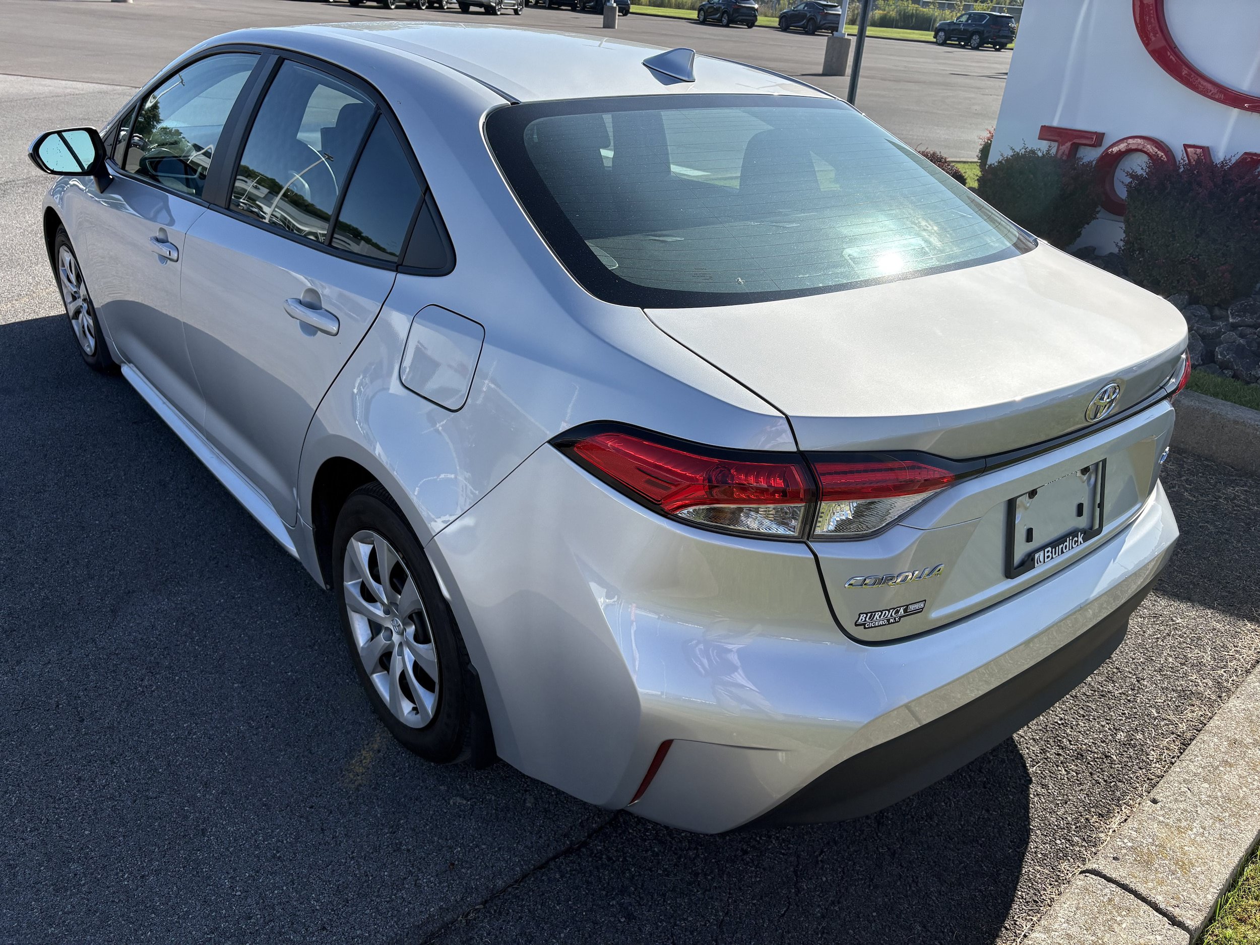 Used 2024 Toyota Corolla LE FWD image 6