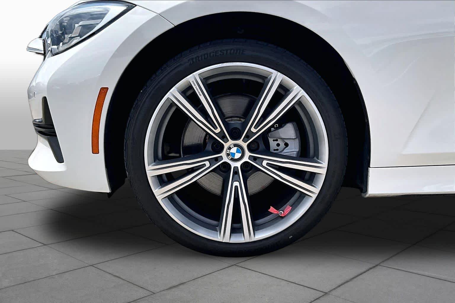 Used 2021 BMW 330i Sedan w/ Convenience Package RWD image 9