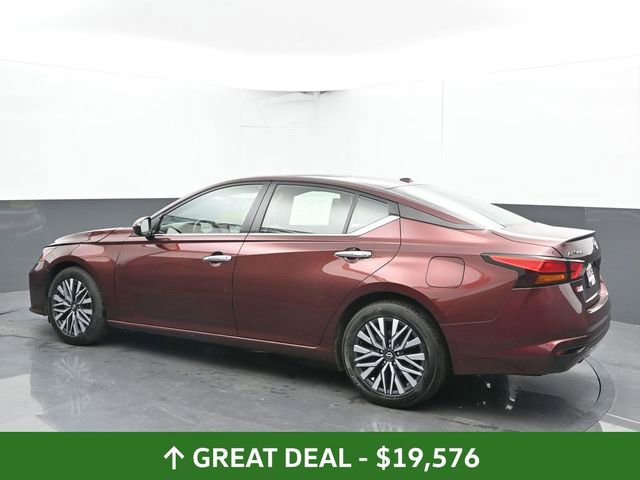 Used 2023 Nissan Altima 2.5 SV FWD image 8