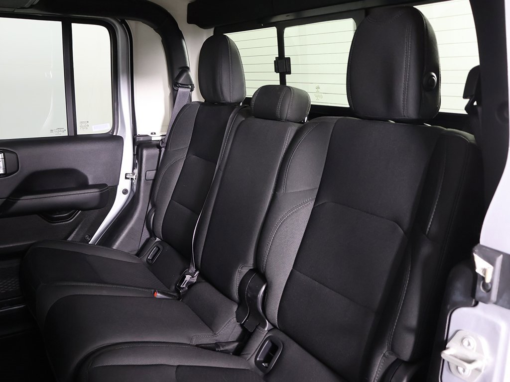 Used 2023 Jeep Gladiator Overland image 25