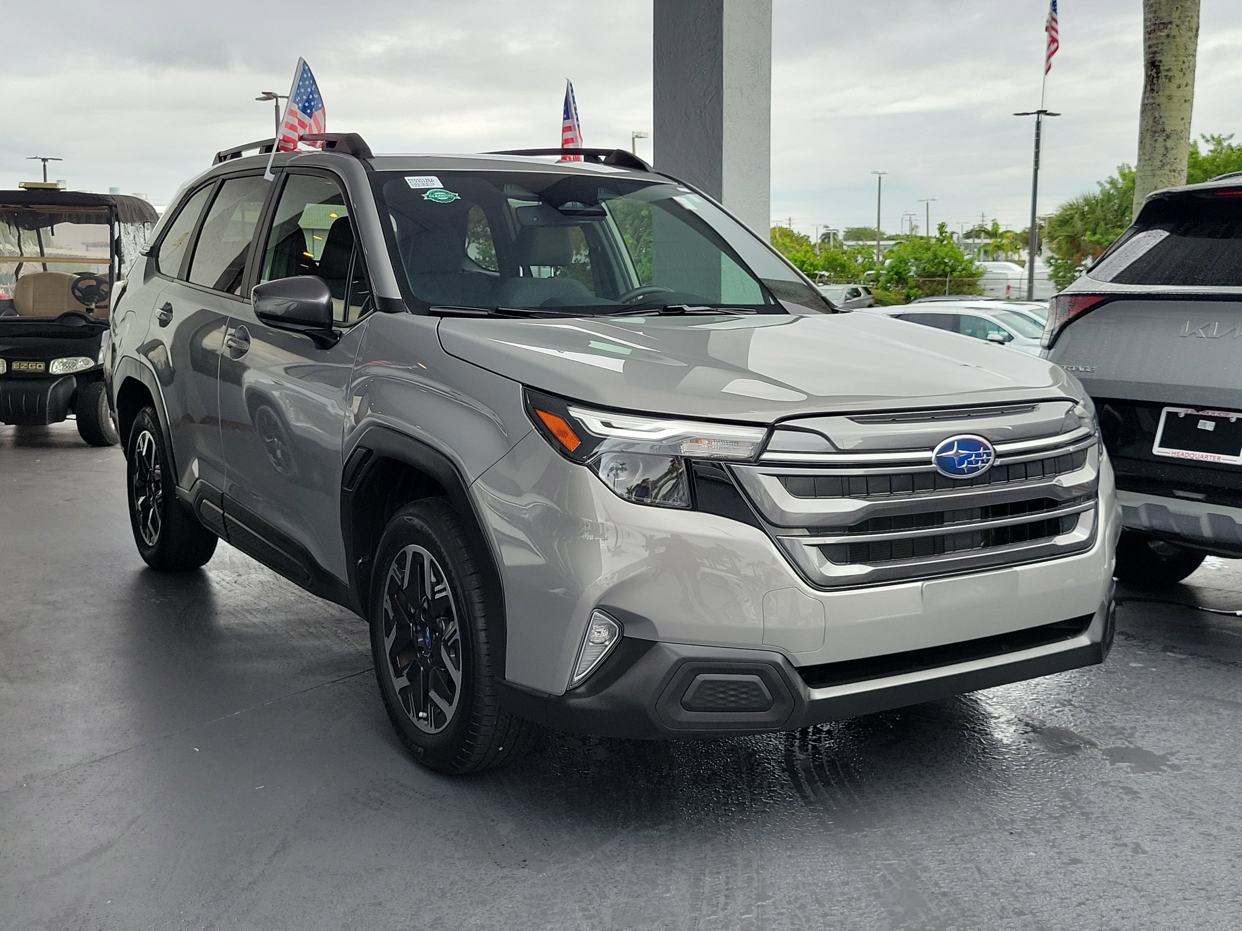 Used 2025 Subaru Forester Premium image 2