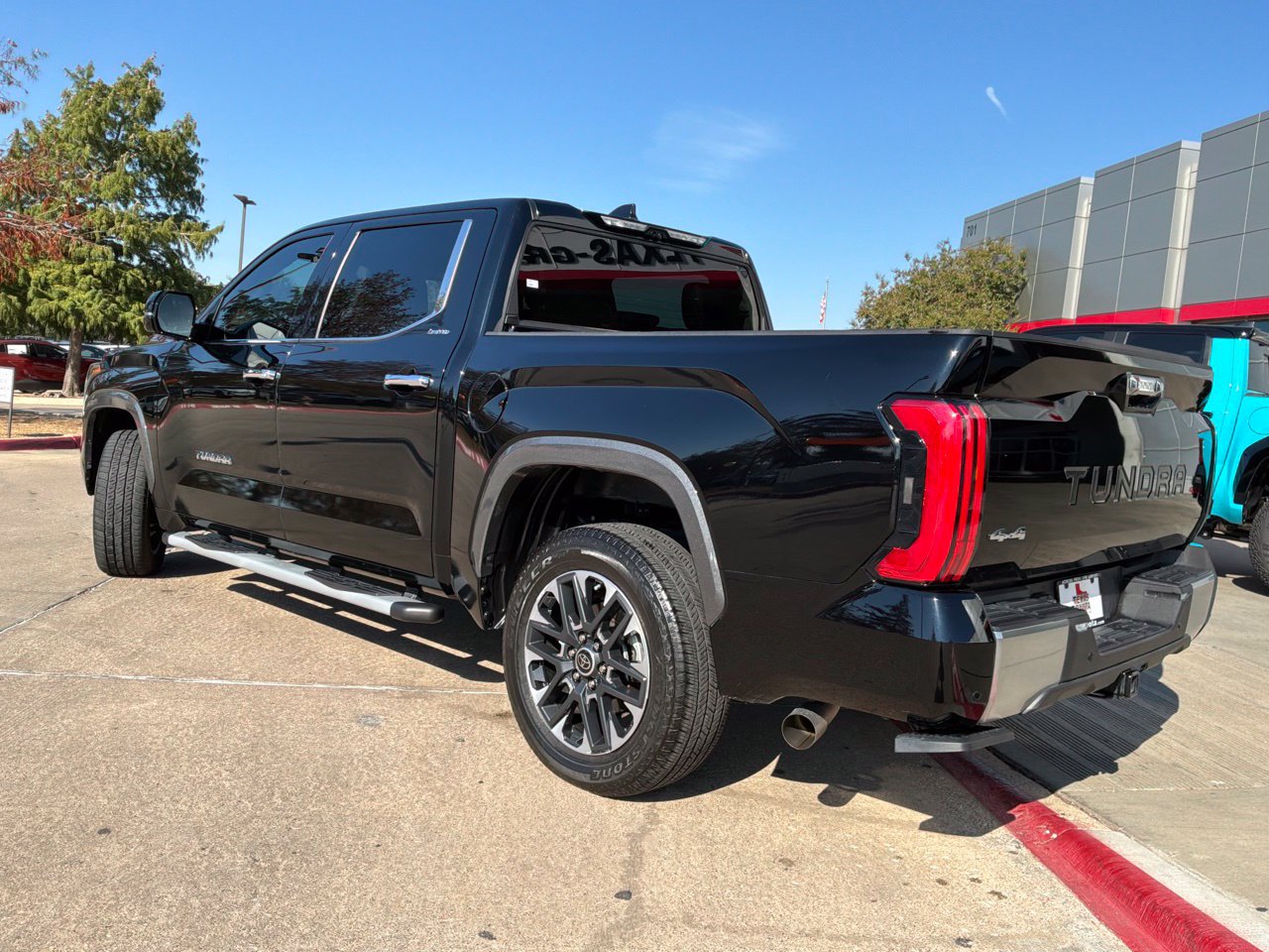 Used 2023 Toyota Tundra Limited AWD/4WD image 8