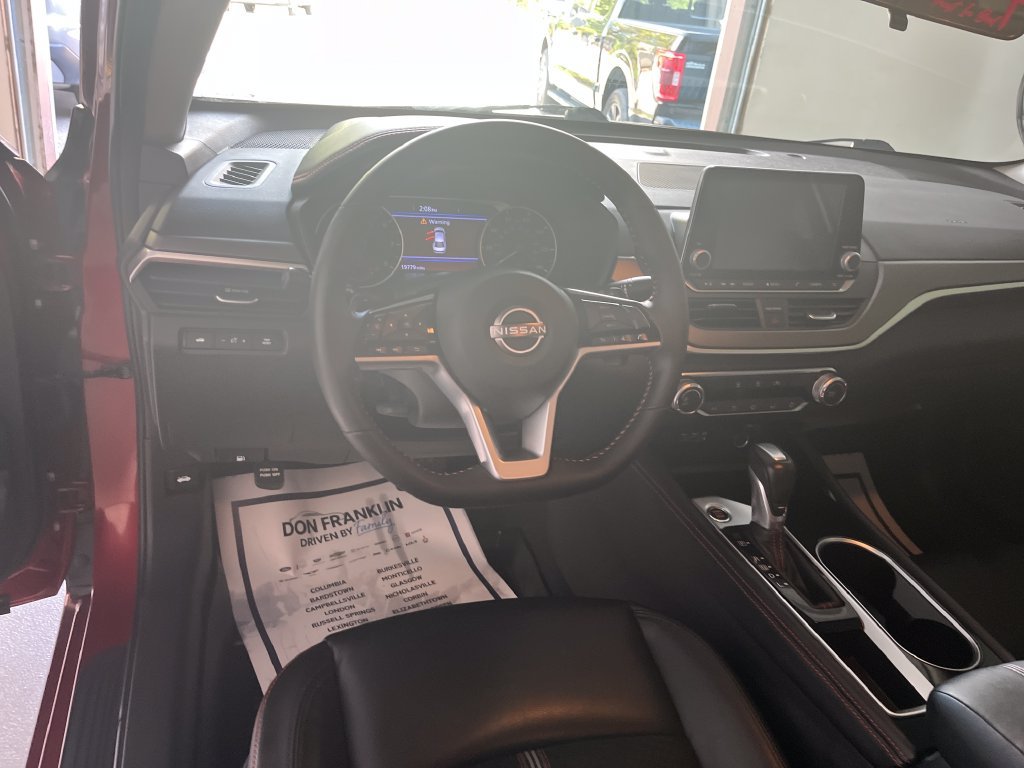 Used 2025 Nissan Altima 2.5 SR FWD image 15