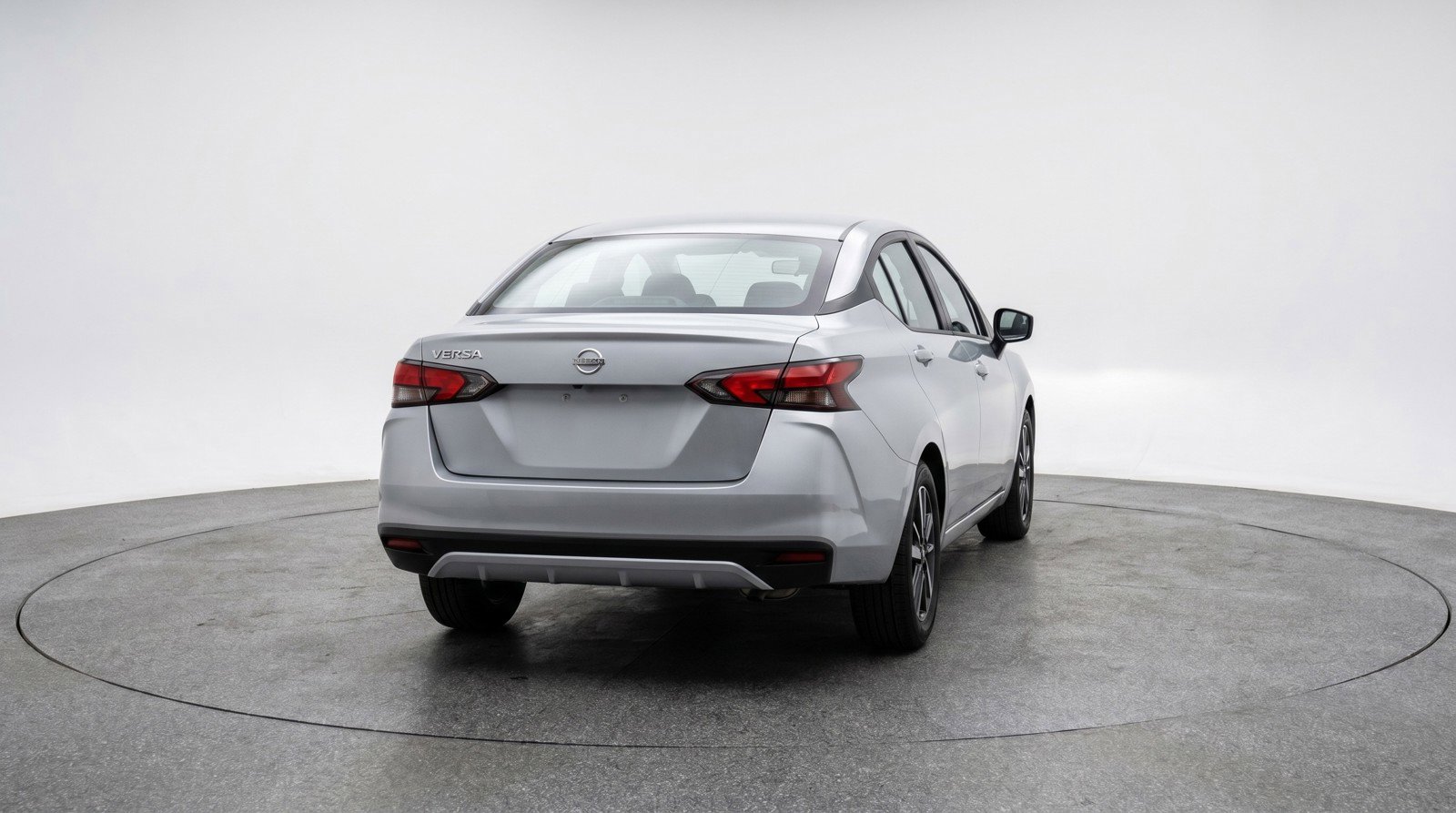 Used 2025 Nissan Versa SV image 7