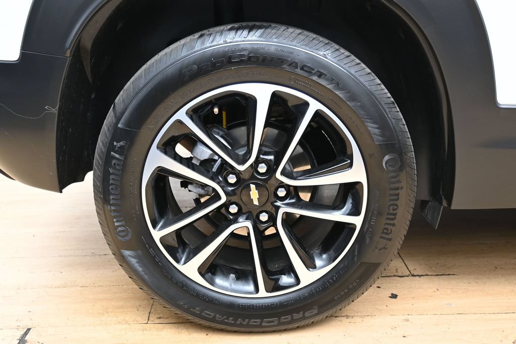Used 2025 Chevrolet TrailBlazer LT AWD/4WD image 18