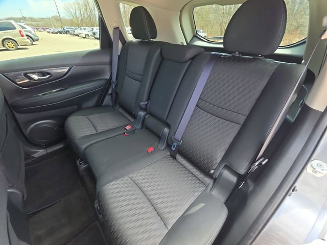 Used 2018 Nissan Rogue SV image 23