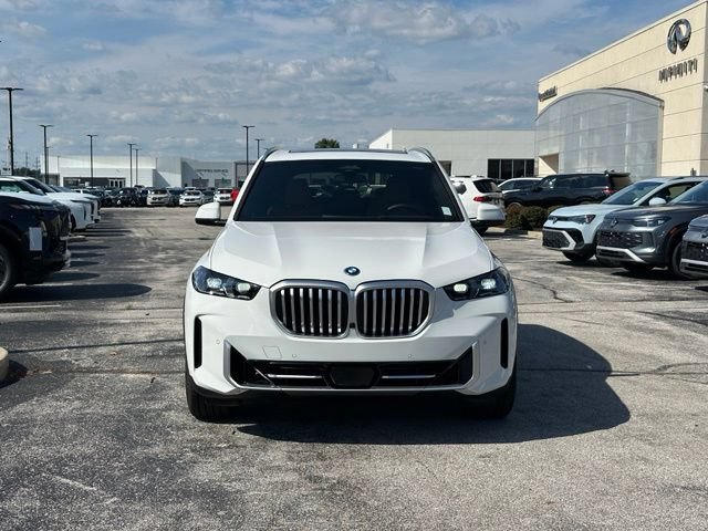 New 2026 BMW X5 xDrive50e w/ Premium Package AWD/4WD image 5