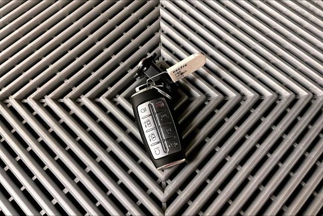 Used 2023 Genesis GV70 2.5T w/ Sport Prestige Package image 11