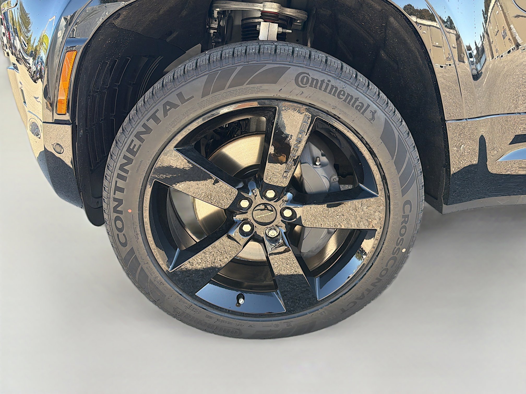 New 2026 Land Rover Defender 110 X-Dynamic SE image 40