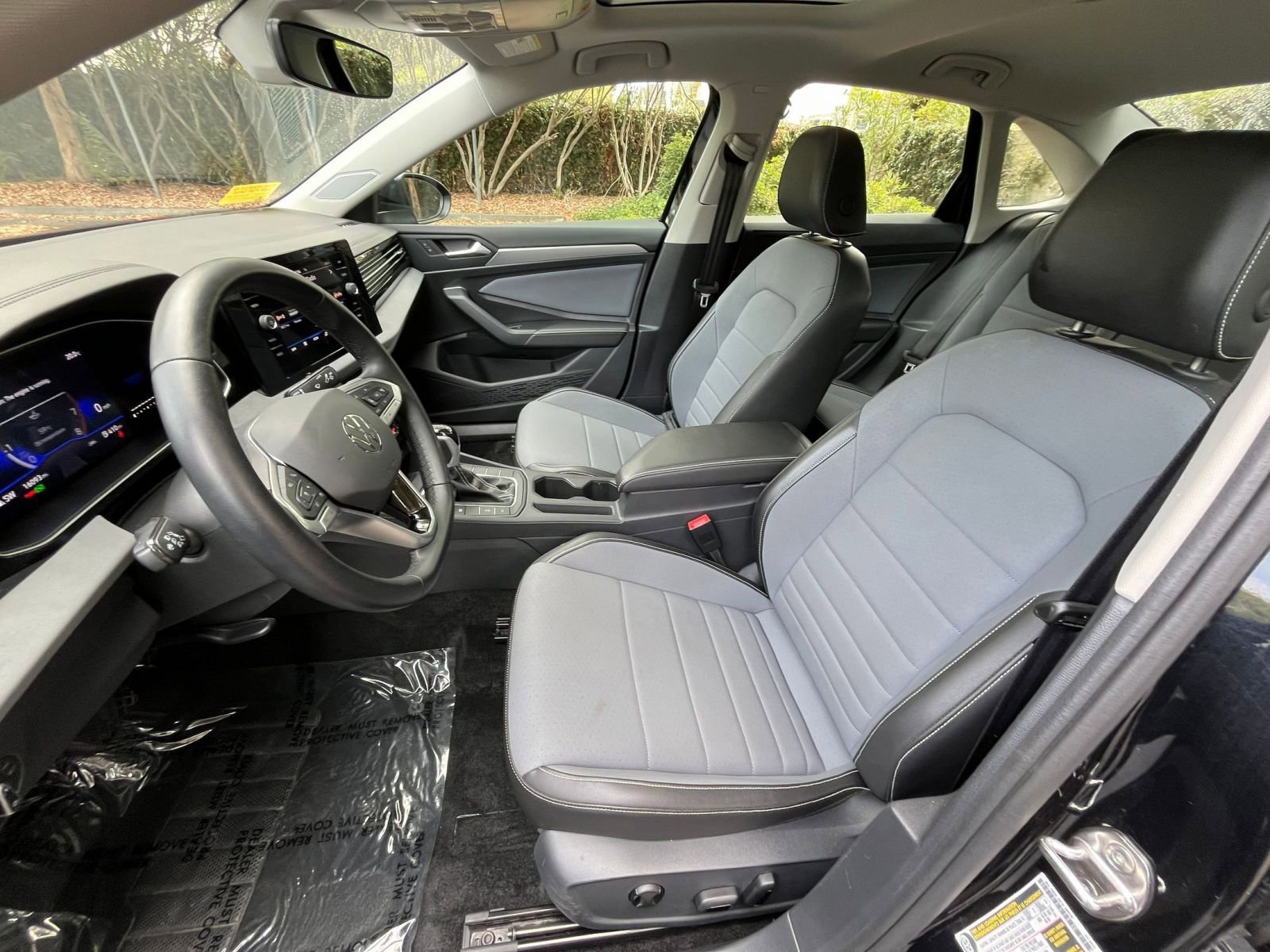 Used 2025 Volkswagen Jetta SE image 25