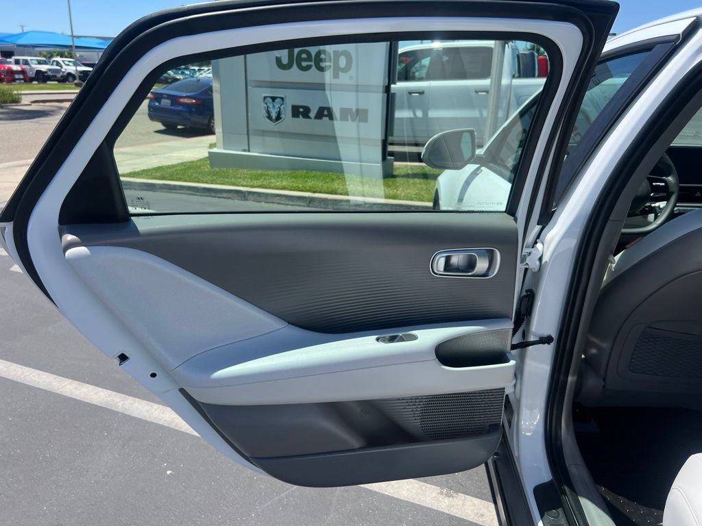 Used 2024 Hyundai Ioniq 6 SEL RWD image 39