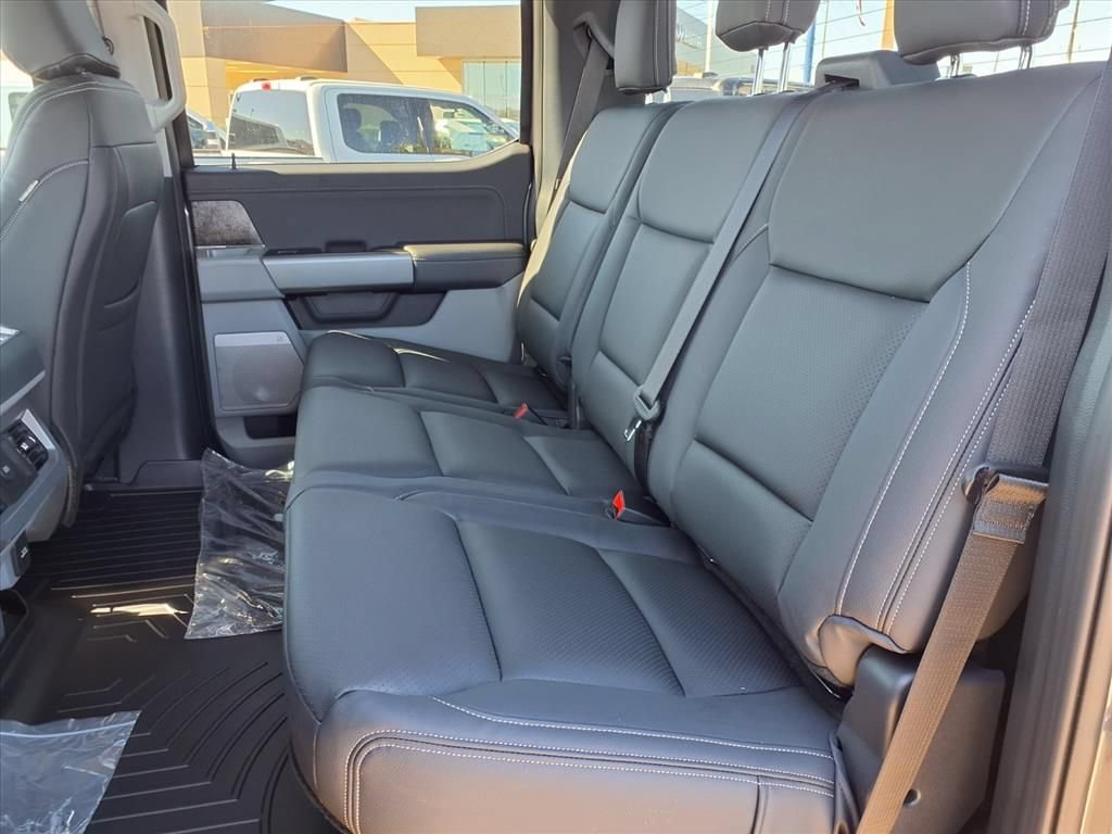 New 2026 Ford F250 XLT w/ XLT Premium Package AWD/4WD image 4
