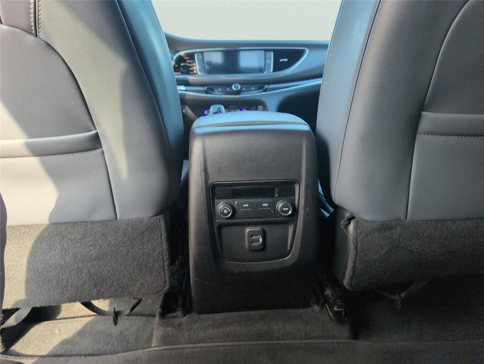 Used 2020 Buick Enclave Essence FWD image 31