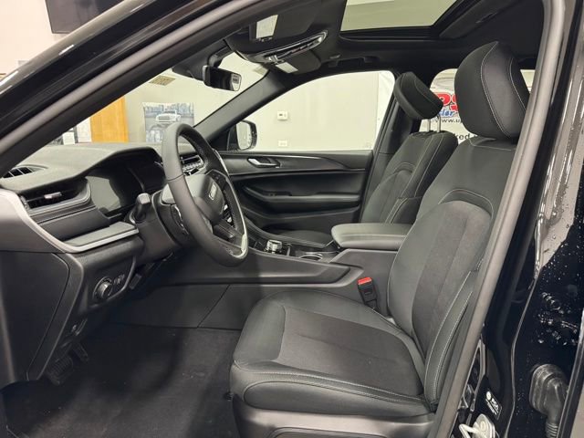 New 2026 Jeep Grand Cherokee Laredo X image 7