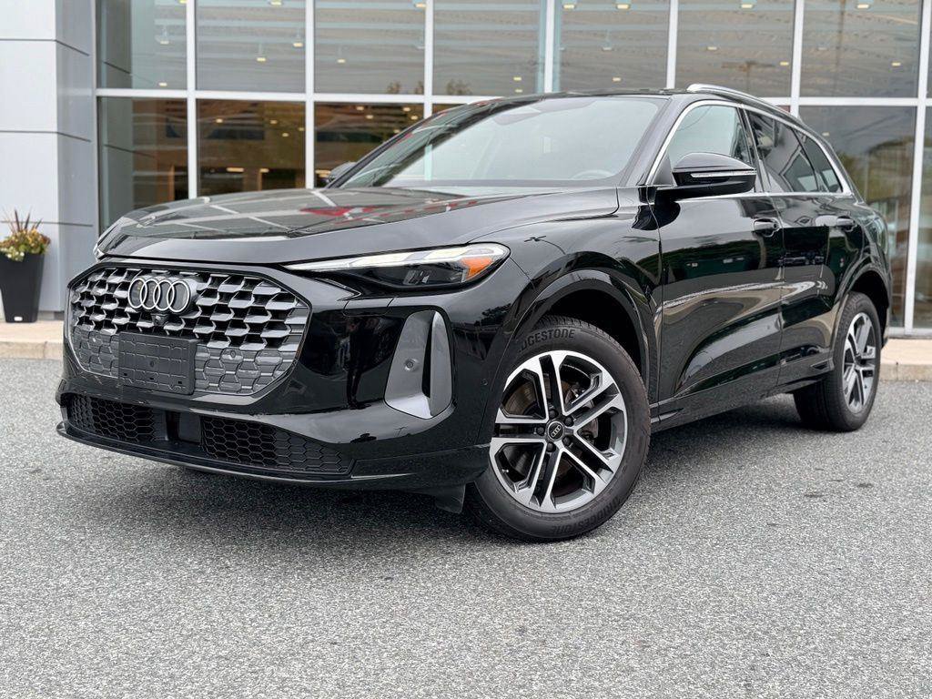 Certified 2025 Audi Q5 Premium w/ Convenience Package AWD/4WD image 2