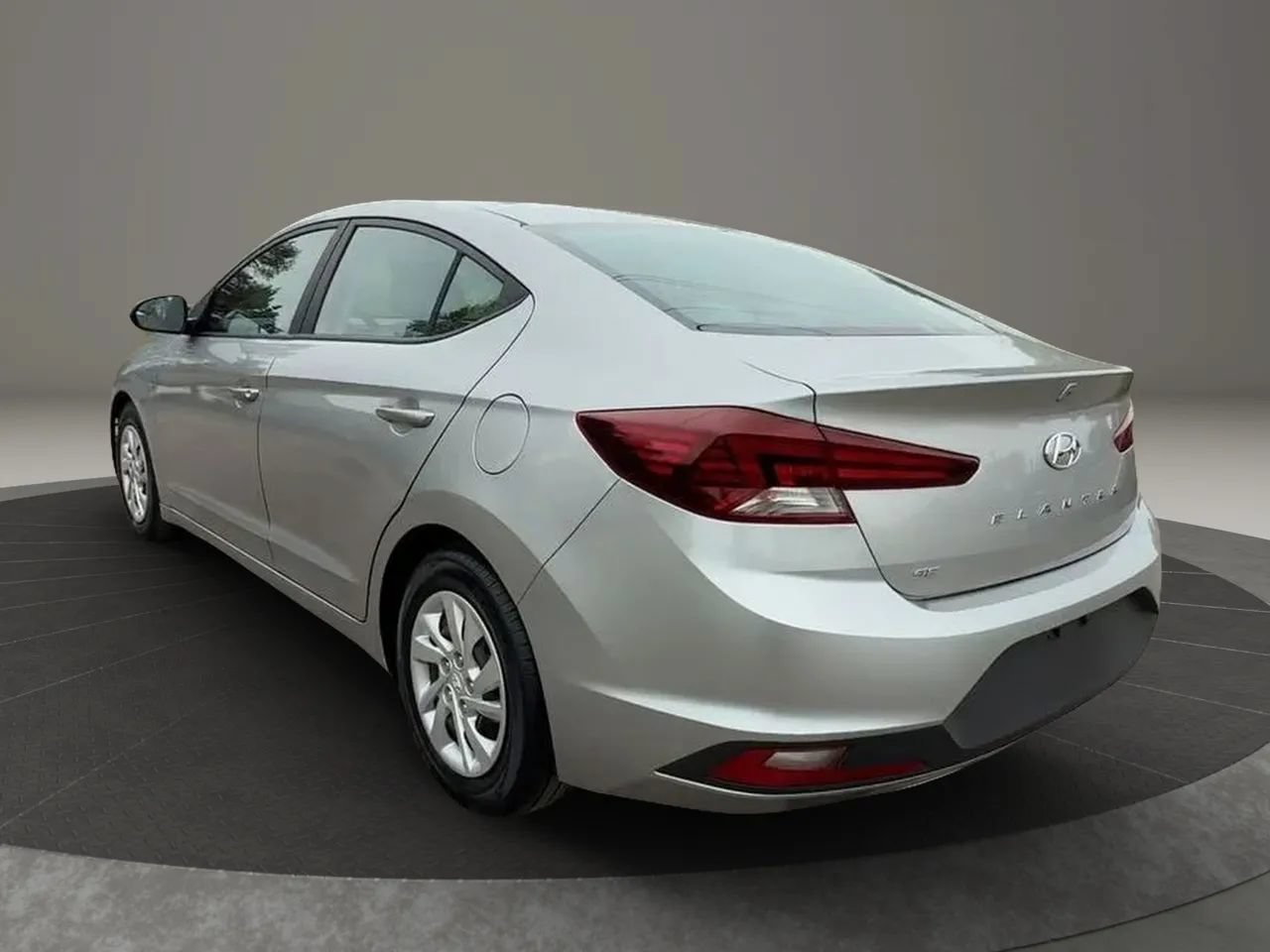 Used 2020 Hyundai Elantra SE FWD image 4