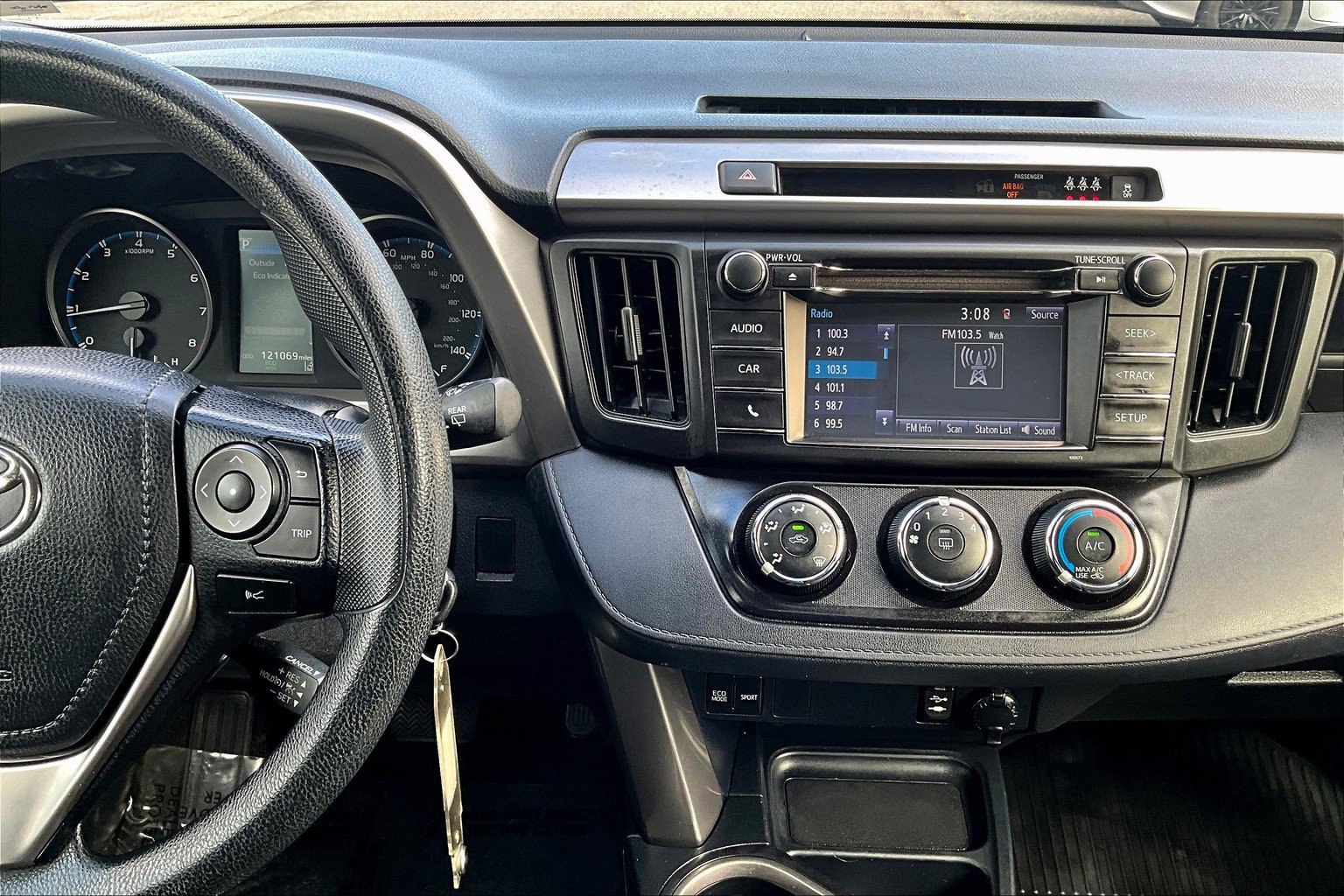 Used 2017 Toyota RAV4 LE w/ Carpet Mat Package AWD/4WD image 5