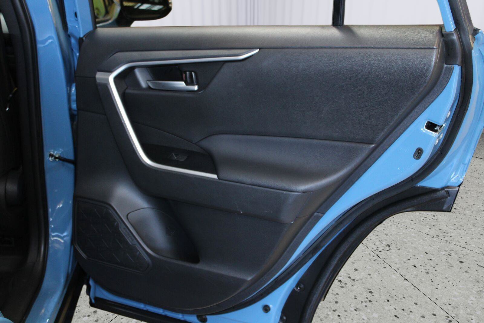 Used 2025 Toyota RAV4 SE AWD/4WD image 40