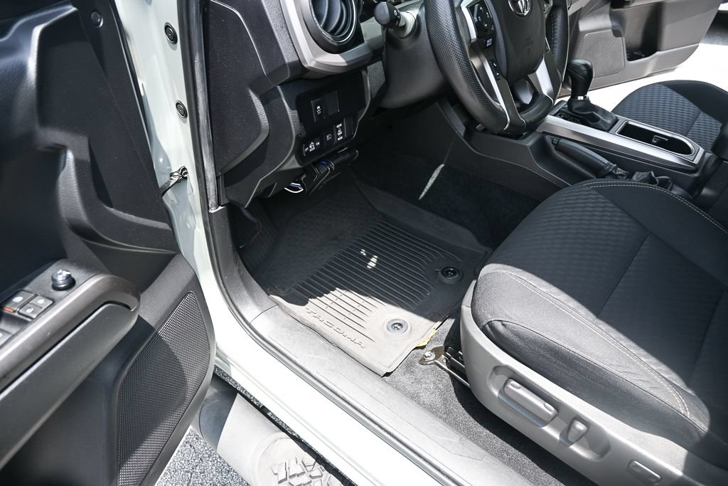 Used 2022 Toyota Tacoma SR5 w/ Trail Edition AWD/4WD image 7
