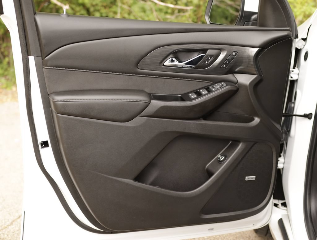 Used 2023 Chevrolet Traverse High Country w/ LPO, Floor Liner Package AWD/4WD image 25