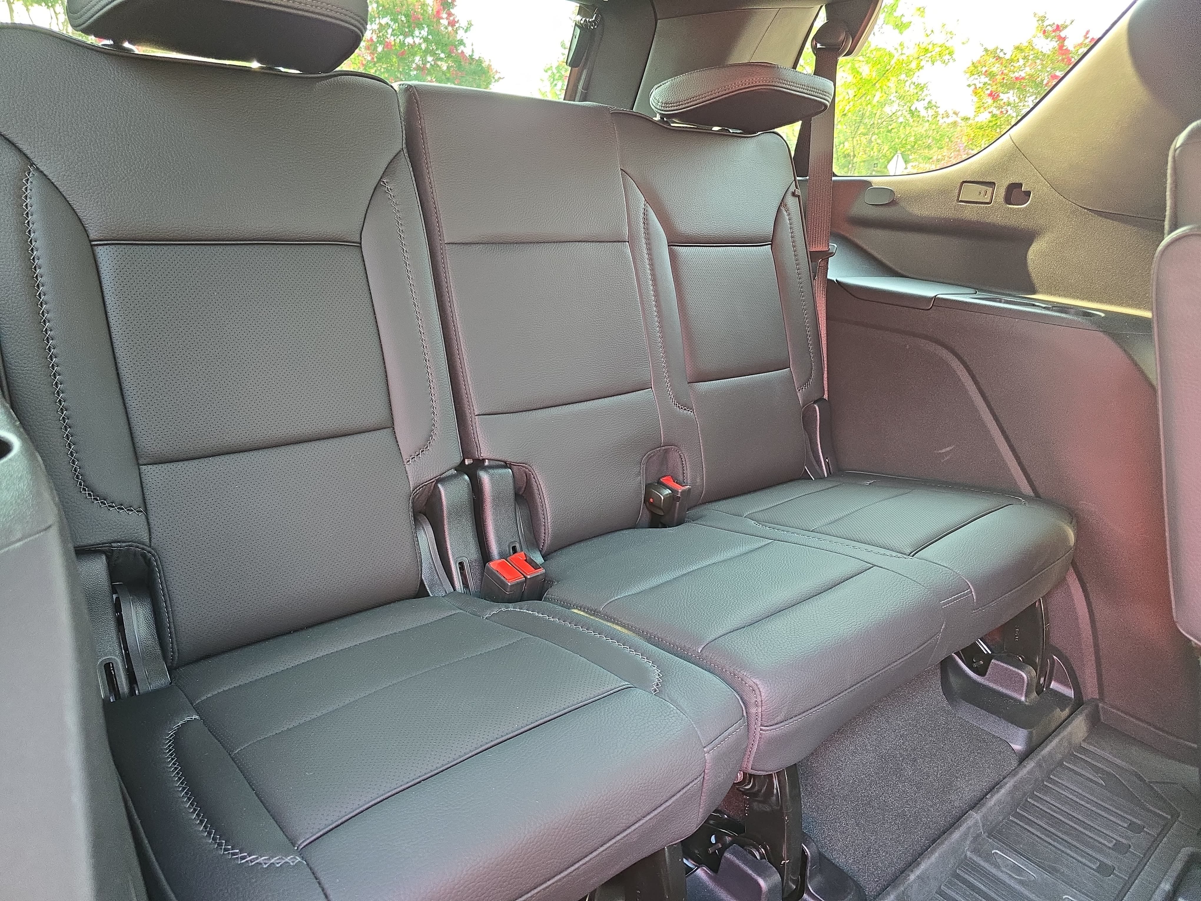 Used 2025 GMC Yukon Denali w/ Denali Reserve Package AWD/4WD image 12
