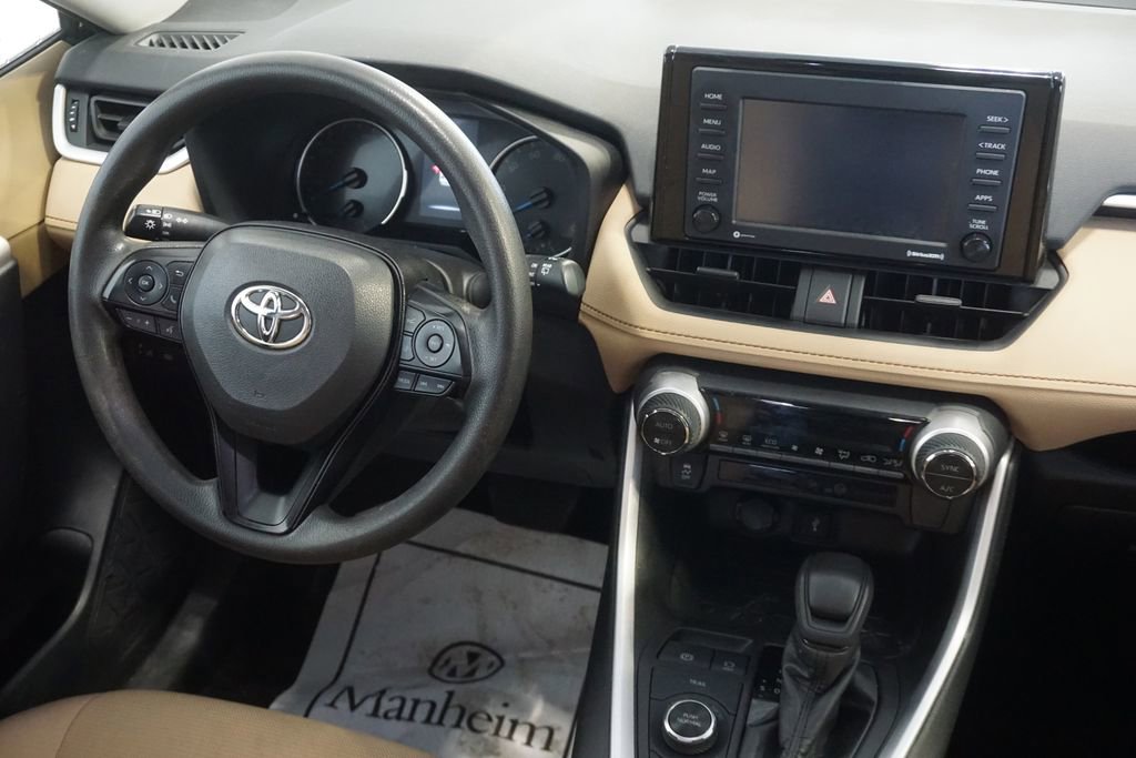 Used 2022 Toyota RAV4 LE AWD/4WD image 23