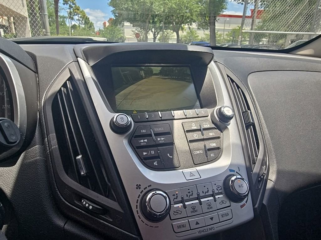 Used 2017 Chevrolet Equinox LS FWD image 18