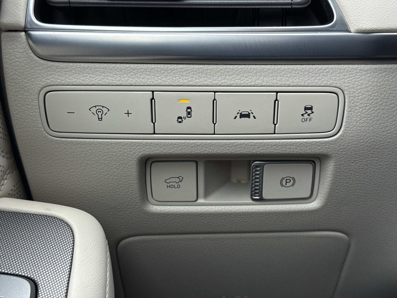 Used 2020 Hyundai Palisade Limited w/ Winter Weather Package image 14