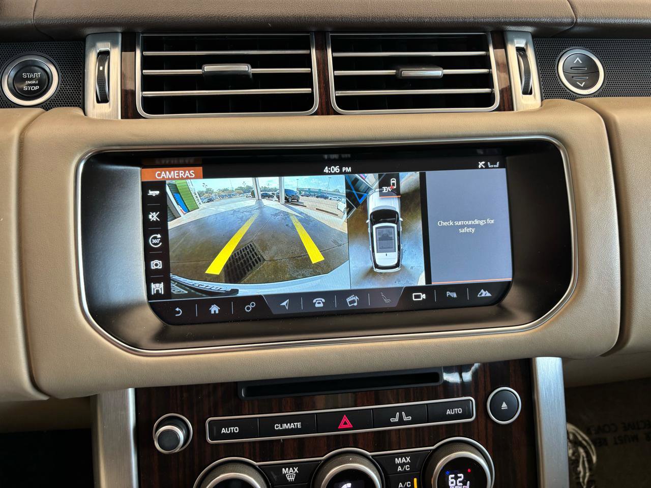 Used 2017 Land Rover Range Rover HSE image 24