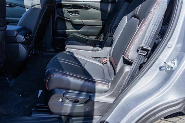 New 2025 Honda Pilot TrailSport image 24