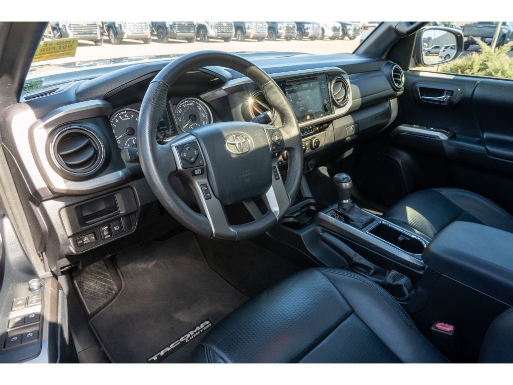 Used 2018 Toyota Tacoma Limited RWD image 11