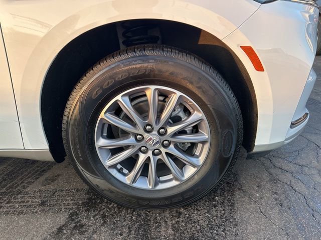 Used 2023 Buick Enclave Essence image 29