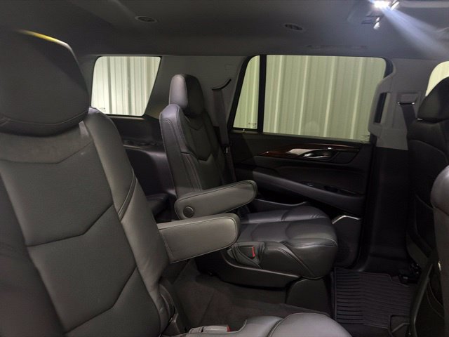 Used 2017 Cadillac Escalade Premium Luxury RWD image 19